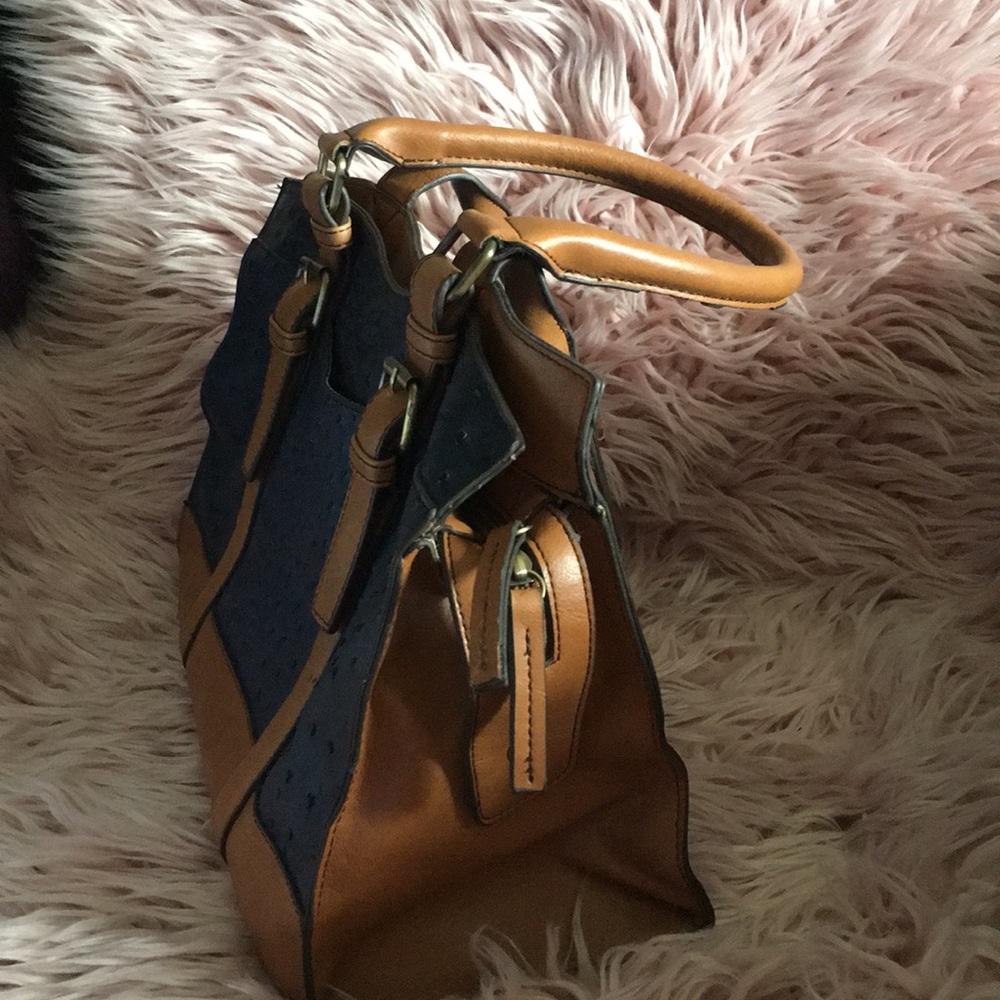 Handbag - Picture 2 of 5